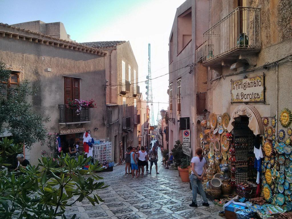 Casa Del Clown Trapani Exterior photo